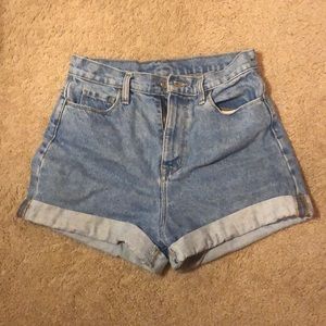 UO BDG 27/W MOM HIGH RISE SHORTS